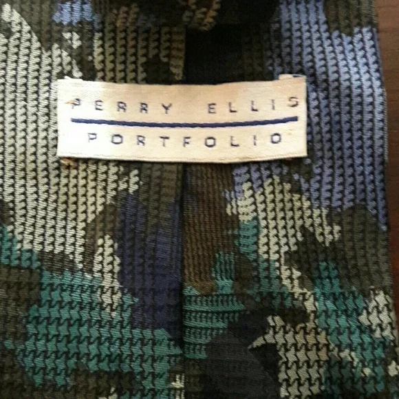 Vintage PERRY ELLIS Camouflage Print Tie - Picture 2 of 4